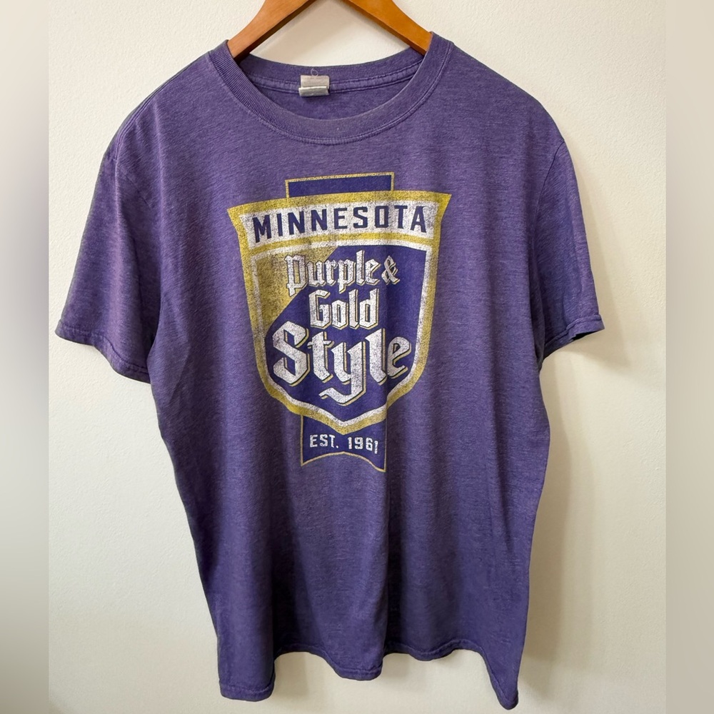Minnesota Purple & Gold Style Graphic Tee Size Large Vikings